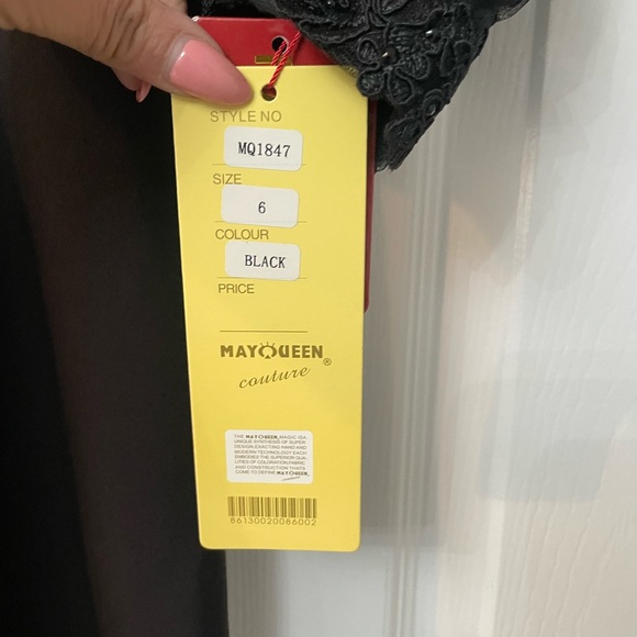 May Queen M1947 Gown - Picture 7 of 9